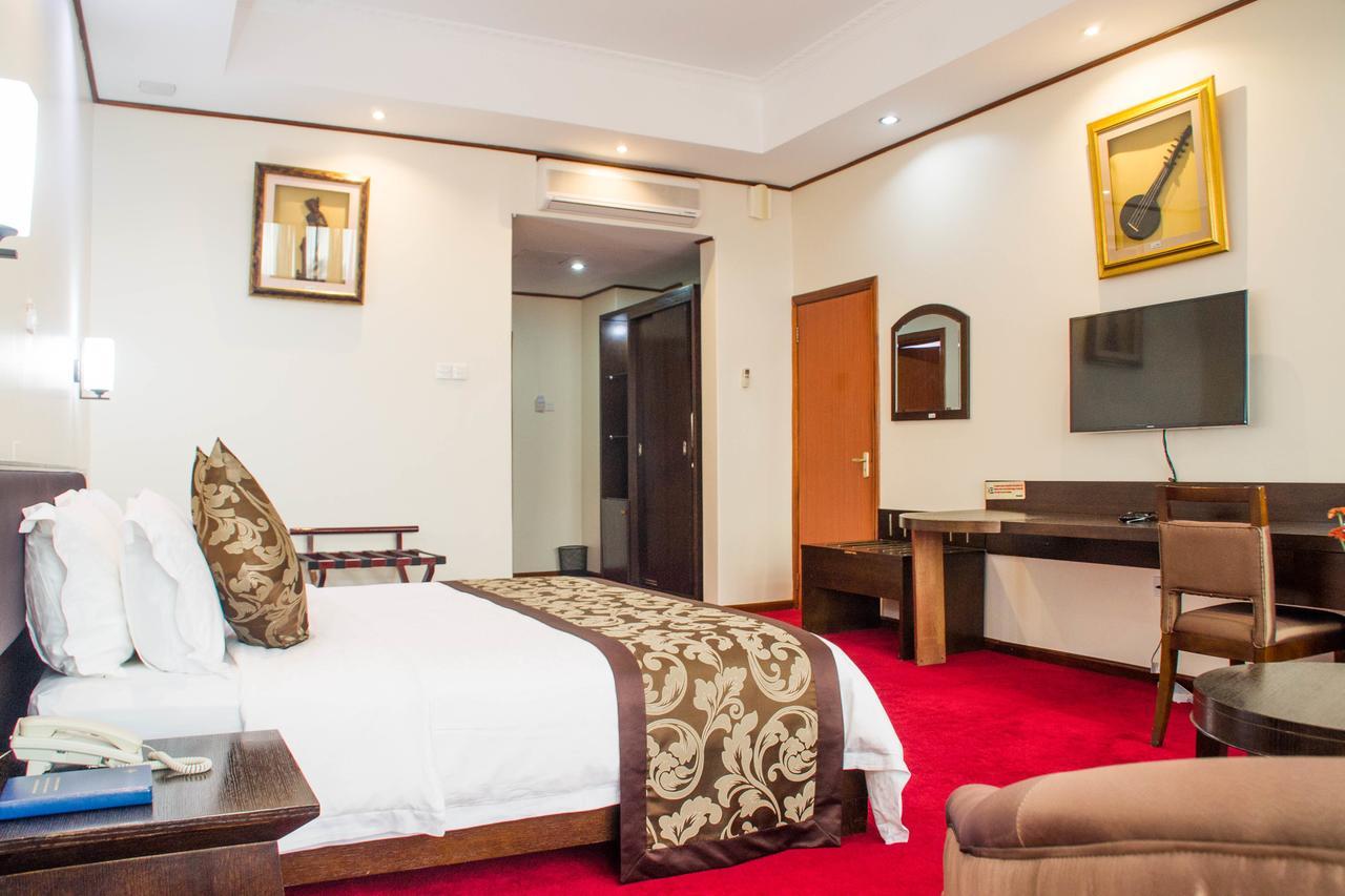 Lake View Resort Hotel Mbarara Luaran gambar